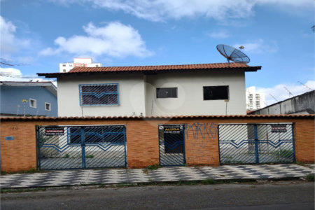 Sobrado à venda com 3 suítes em Jardim Vazani, São Paulo, SP