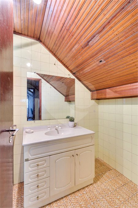 Casa Térrea à venda com 3 quartos, sendo 1 suíte, em Interlagos, São Paulo, SP