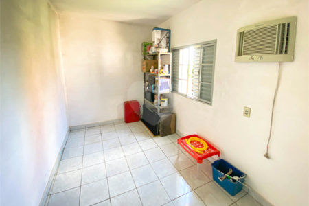 Casa à venda com 3 quartos em Vila Mazarino, Itapetininga, SP