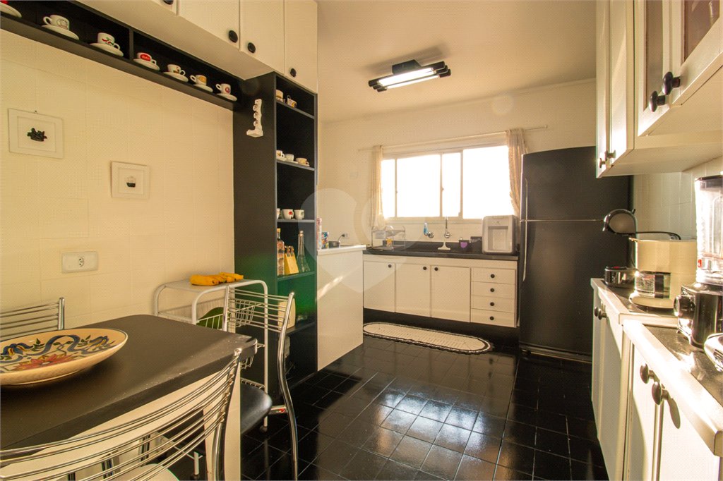 Apartamento à venda com 3 quartos, sendo 1 suíte, em Alto da Boa Vista, São Paulo, SP