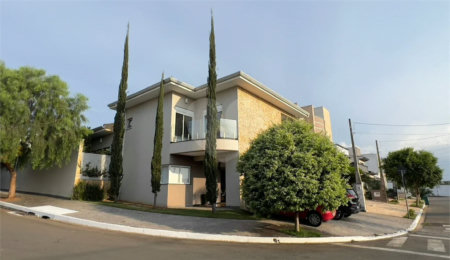 Casa à venda com 3 suítes no condomínio Golden Park, Hortolândia - SP