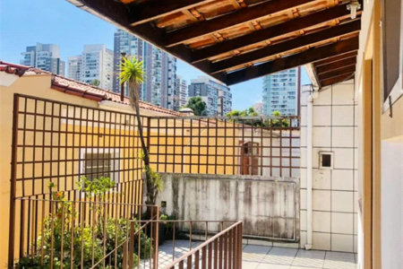 Sobrado à venda com 5 suítes em Vila Cordeiro, São Paulo, SP