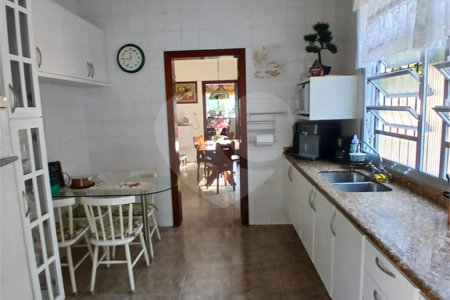 Sobrado à venda com 4 quartos, sendo 2 suítes, em Jardim Leonor, São Paulo, SP