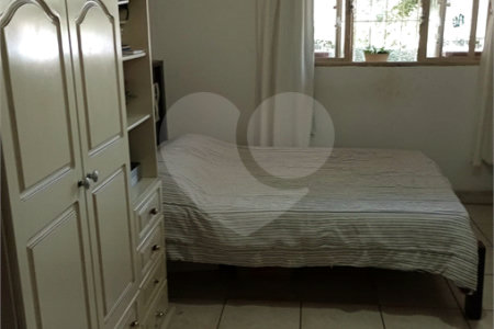 Casa à venda ou para alugar com 6 quartos, sendo 2 suítes, em Parque São George, Cotia, SP