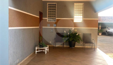 Casa Térrea à venda com 3 quartos, sendo 1 suíte,  em Jardim Maria Luiza, Araraquara, SP