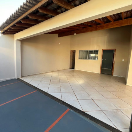 Casa à venda com 4 quartos, sendo 1 suíte,  em Jardim Maristela, Três Lagoas, MS
