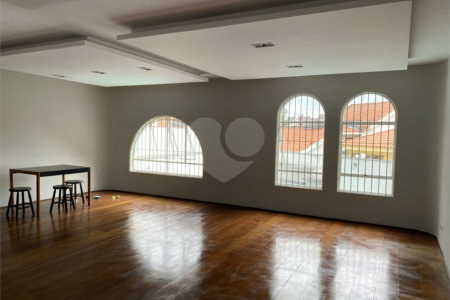 Casa à venda com 3 suítes em Jardim Leonor, São Paulo, SP