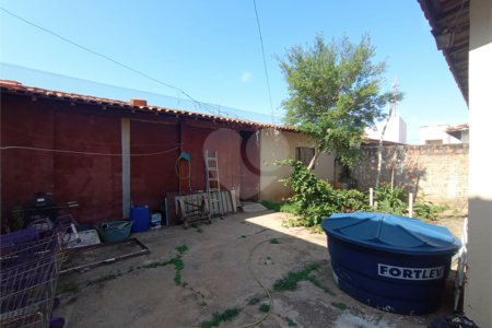 Casa à venda com 3 quartos em Vila Oliveira, Itapetininga, SP
