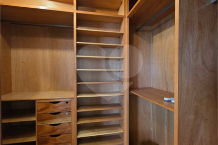 Apartamento à venda com 3 suítes em Vila Uberabinha, São Paulo, SP