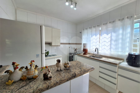 Casa à venda com 4 quartos, sendo 1 suíte, em Santa Cândida, Vinhedo, SP