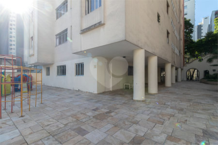 Apartamento à venda com 2 quartos em Moema, São Paulo, SP