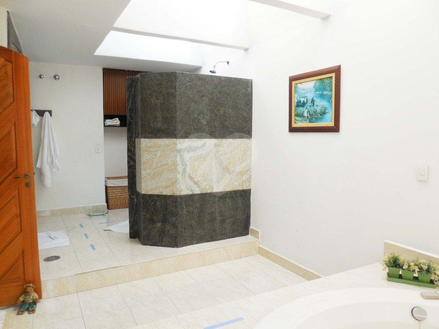 Sobrado à venda ou para alugar com 4 quartos, sendo 1 suíte, em Alto da Boa Vista, São Paulo, SP