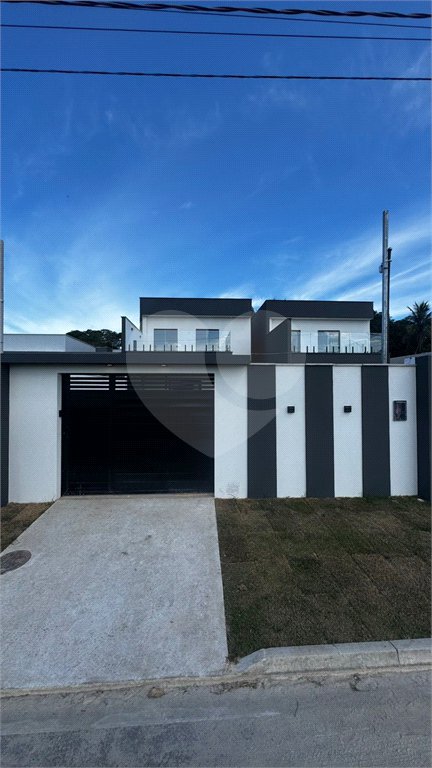 Casa à venda com 3 quartos, sendo 1 suíte, no condomínio Parque Guará, Rio de Janeiro - RJ