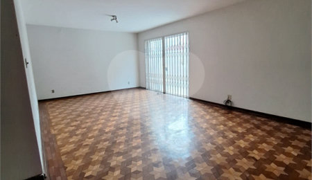 Sobrado à venda ou para alugar com 3 quartos, sendo 1 suíte,  em Santana, São Paulo, SP