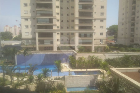 Apartamento à venda com 3 suítes em Vila Gilda, Santo André, SP