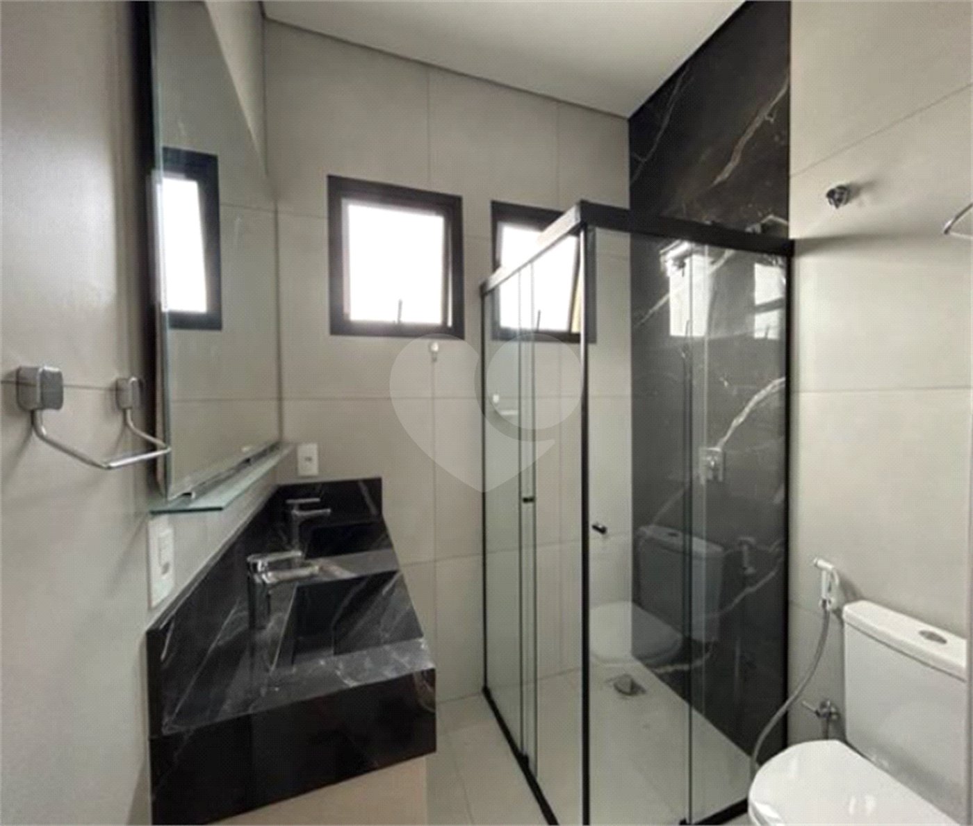 Casa à venda com 3 quartos, sendo 1 suíte, no condomínio Residencial Lagos D Icarai, Salto - SP