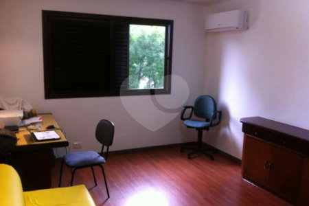 Apartamento à venda com 4 suítes em Real Parque, São Paulo, SP