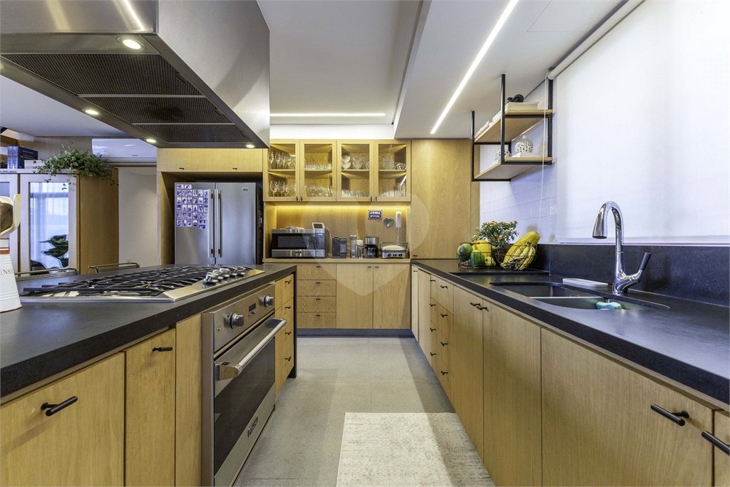 Apartamento à venda com 3 suítes em Jardim das Bandeiras, São Paulo, SP