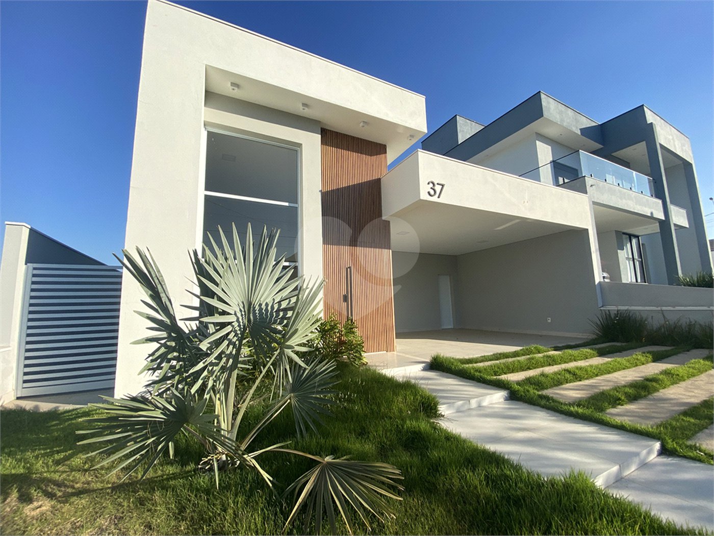 Casa à venda com 3 quartos, sendo 1 suíte, no condomínio Reserva Central Parque, Salto - SP
