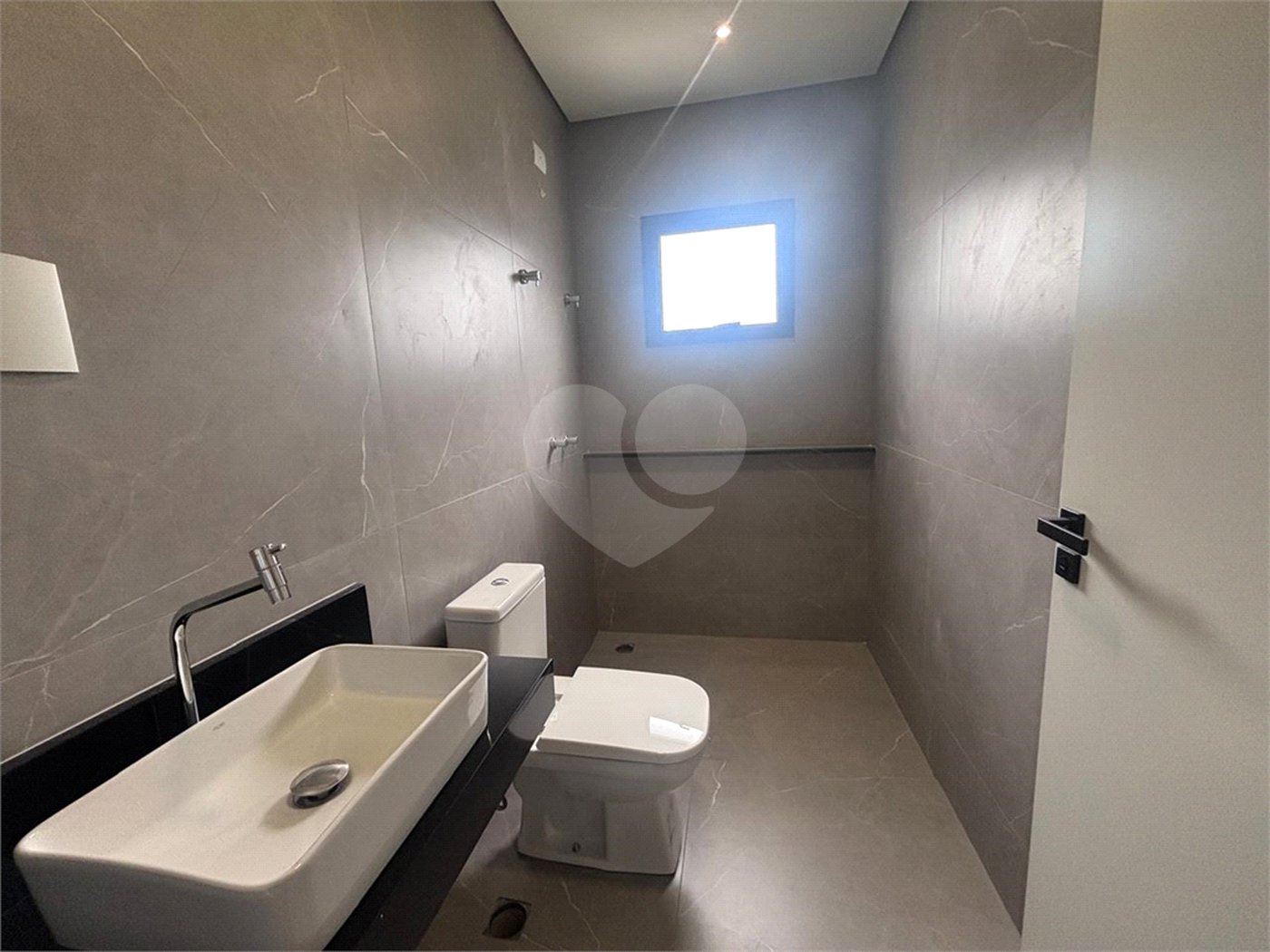 Casa à venda com 3 suítes no condomínio Campos do Conde I e II, Sorocaba - SP