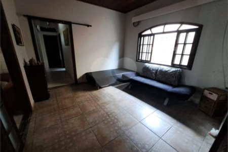 Casa à venda com 4 quartos, sendo 1 suíte, em Indaiá, Caraguatatuba, SP