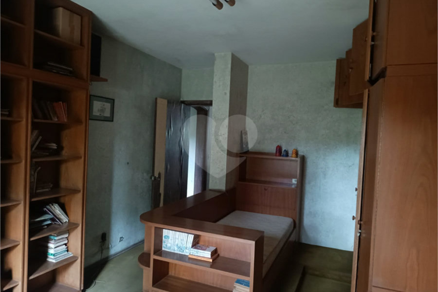 Casa à venda com 4 quartos, sendo 2 suítes, no condomínio Associação Reserva das Hortênsias, Mairiporã - SP