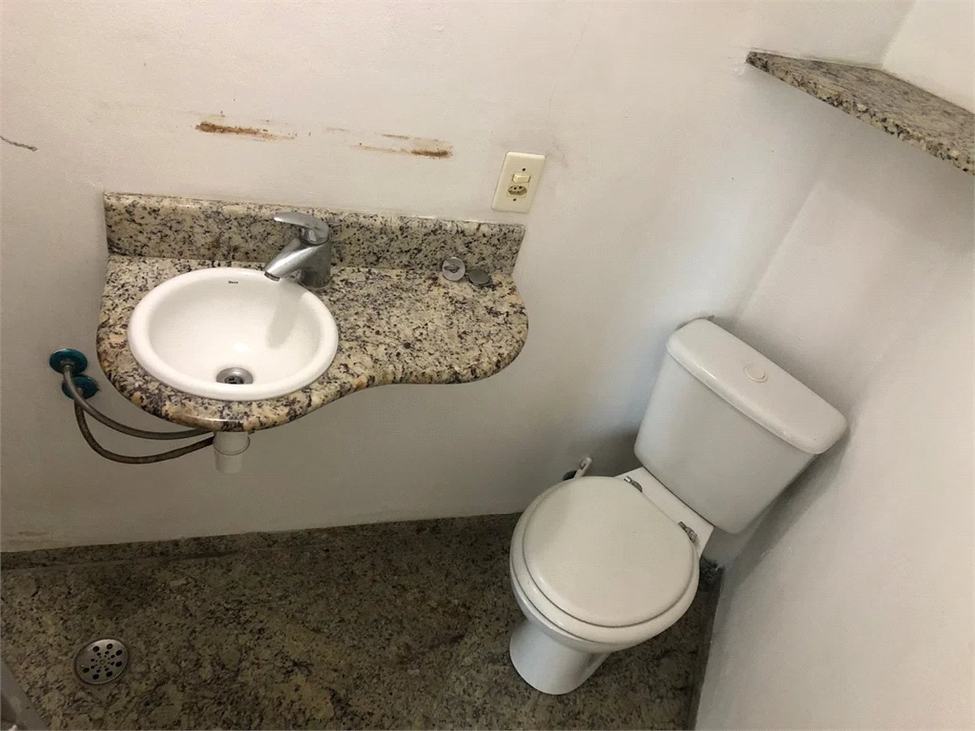 Casa Térrea à venda com 4 quartos, sendo 2 suítes,  em Jardim das Bandeiras, São Paulo, SP