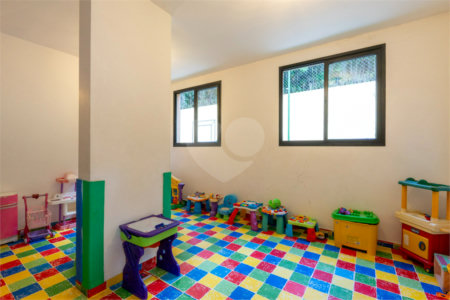 Apartamento à venda com 3 suítes em Vila Suzana, São Paulo, SP