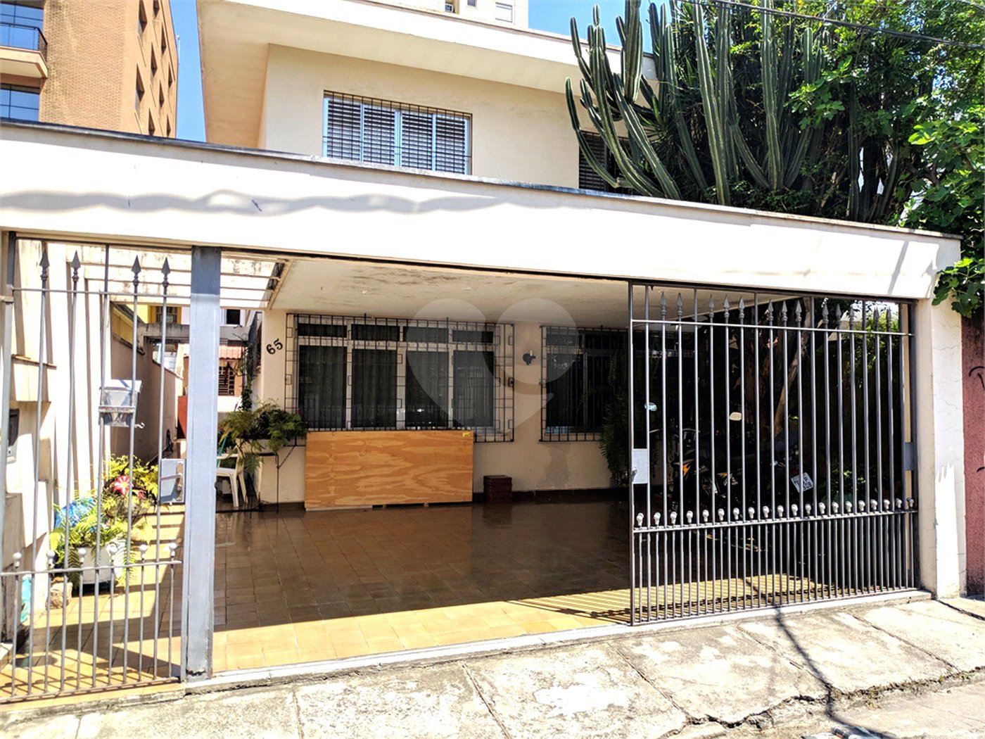 Sobrado à venda com 5 quartos, sendo 1 suíte,  em Vila Nova Conceição, São Paulo, SP