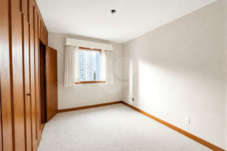 Apartamento à venda com 3 suítes em Moema, São Paulo, SP