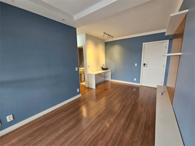 Apartamento à venda com 3 quartos, sendo 1 suíte,  em Vila Santa Catarina, São Paulo, SP