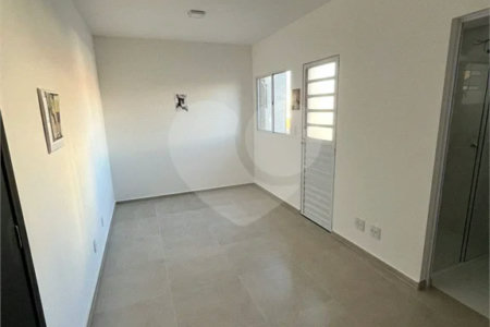 Sobre kitnet com 20 m² para alugar na Mooca