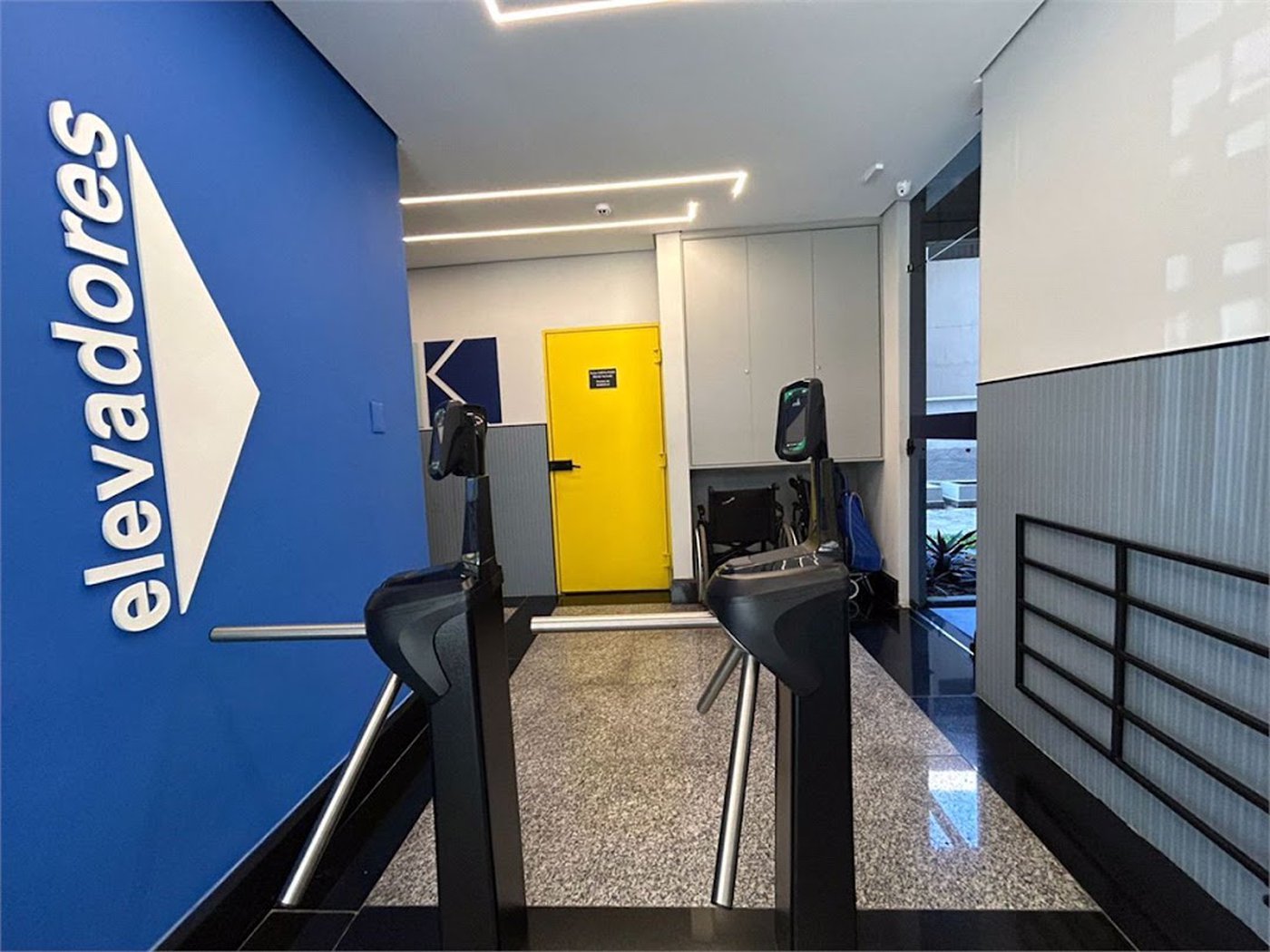 Sala Comercial à Venda na Encruzilhada – 100 M² – Santos/Sp