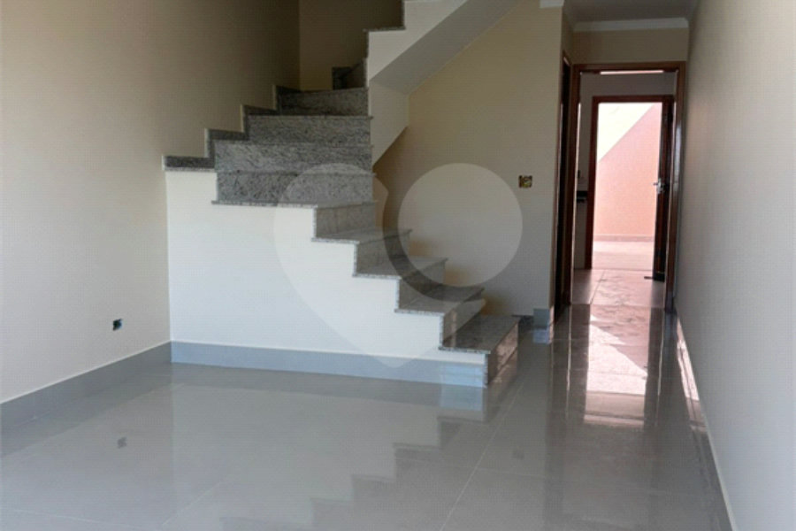 Sobrado à venda com 2 suítes em Vila Rica, São Paulo, SP