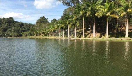 Casa à venda com 4 quartos, sendo 1 suíte,  em Vila Machado, Mairiporã, SP