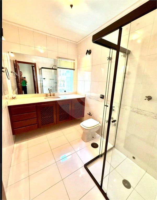 Casa à venda com 5 quartos, sendo 3 suítes,  em Jardim Leonor, São Paulo, SP