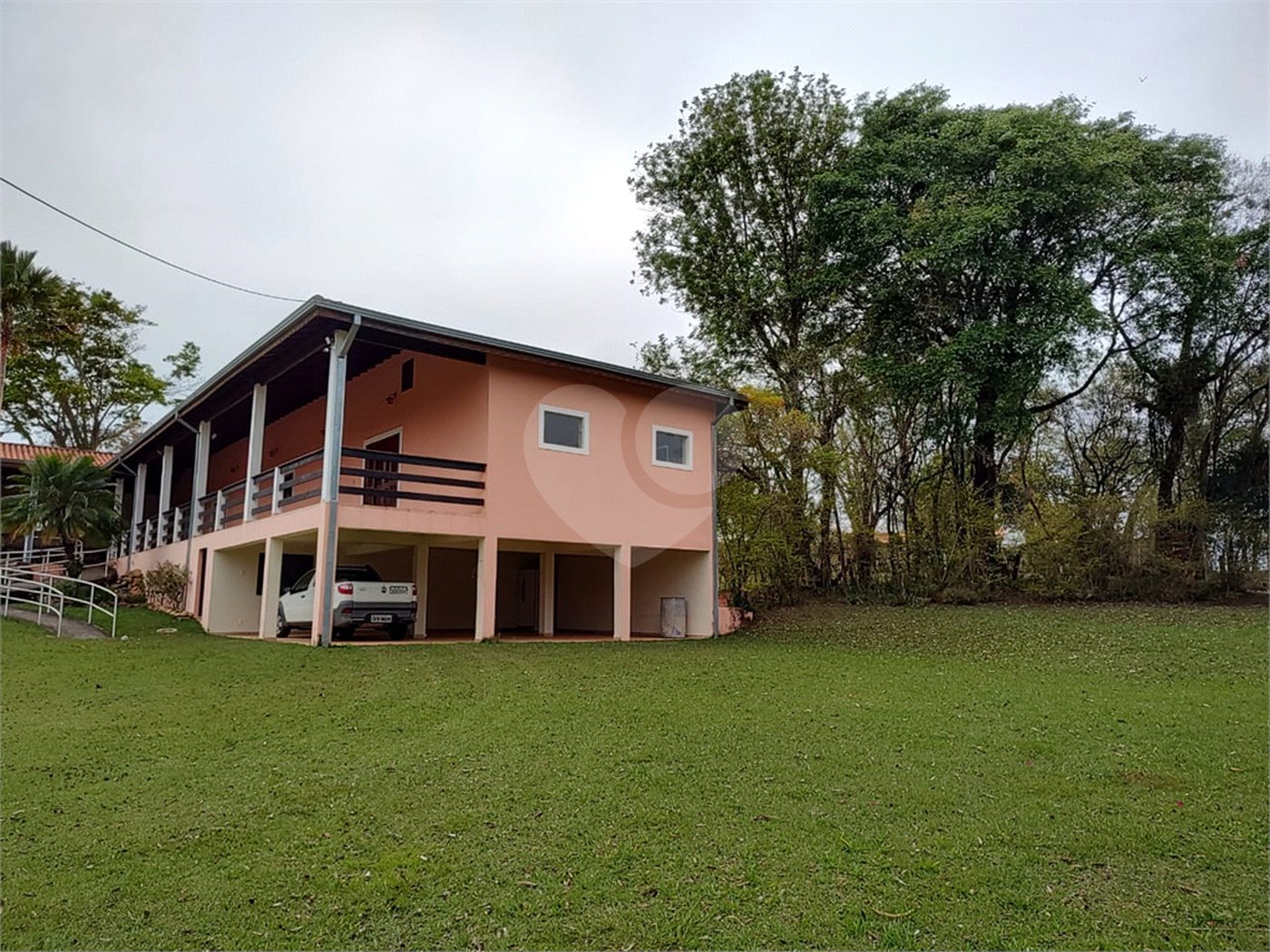Chácara à venda com 3 quartos, sendo 1 suíte, em Bairro do Machadinho, Angatuba, SP