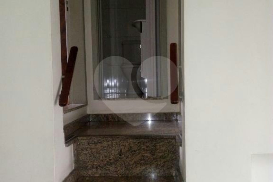 Casa à venda com 3 quartos em Carandiru, São Paulo, SP