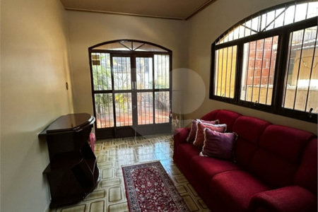Sobrado à venda com 6 quartos, sendo 1 suíte, no Centro, Ponta Porã, MS