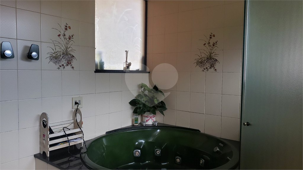 Sobrado à venda com 4 quartos, sendo 2 suítes, em Jardim Marajoara, São Paulo, SP