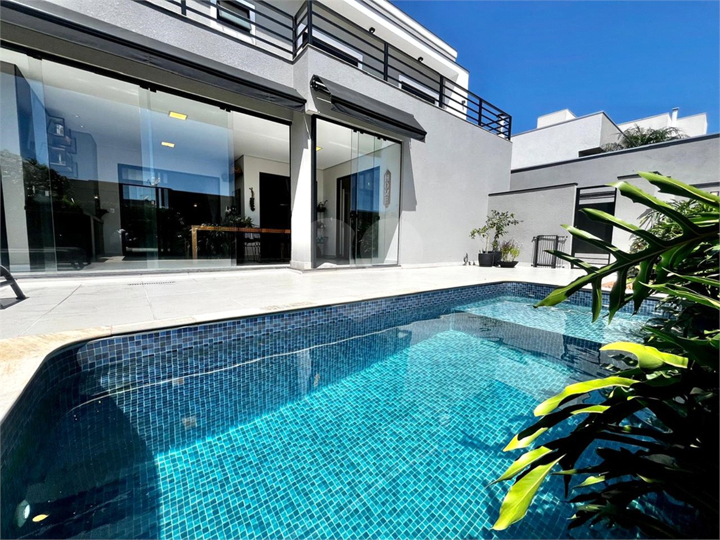 Casa à venda com 3 suítes em Vila Popular, Itapetininga, SP