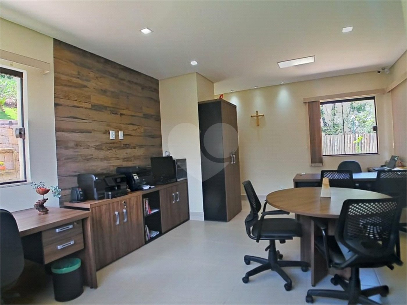 Casa à venda com 3 quartos, sendo 1 suíte, no condomínio Estância Marambaia, Vinhedo - SP