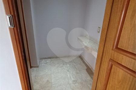 Apartamento à venda ou para alugar com 4 quartos, sendo 1 suíte,  em Vila Andrade, São Paulo, SP