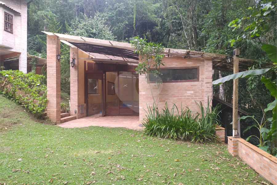 Casa à venda com 3 suítes no condomínio Parque Imperial da Cantareira, Mairiporã - SP