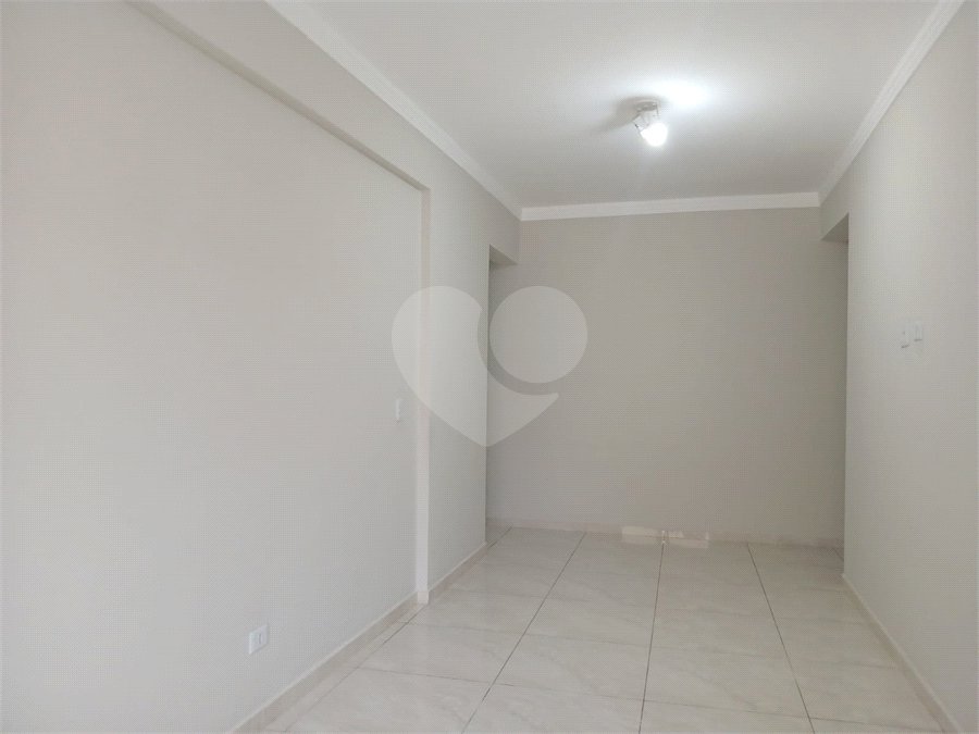 Apartamento para alugar com 2 quartos, sendo 1 suíte, em Jardim Carambeí, São Roque, SP