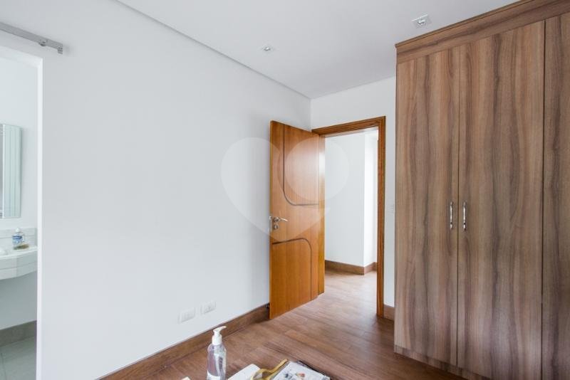 Casa Térrea à venda com 5 suítes em Jardim Marajoara, São Paulo, SP