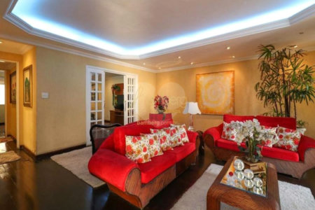Casa à venda com 4 quartos, sendo 2 suítes, em Jardim Trussardi, São Paulo, SP