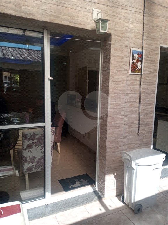 Casa à venda com 3 quartos, sendo 1 suíte, no condomínio Village St. Louis, São Paulo - SP