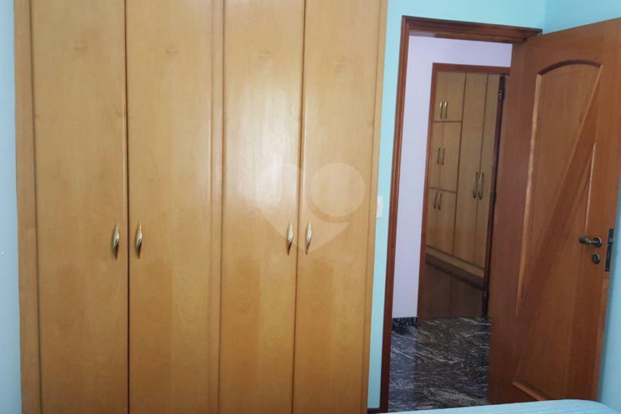 Casa à venda com 3 suítes no condomínio Village, São Paulo - SP