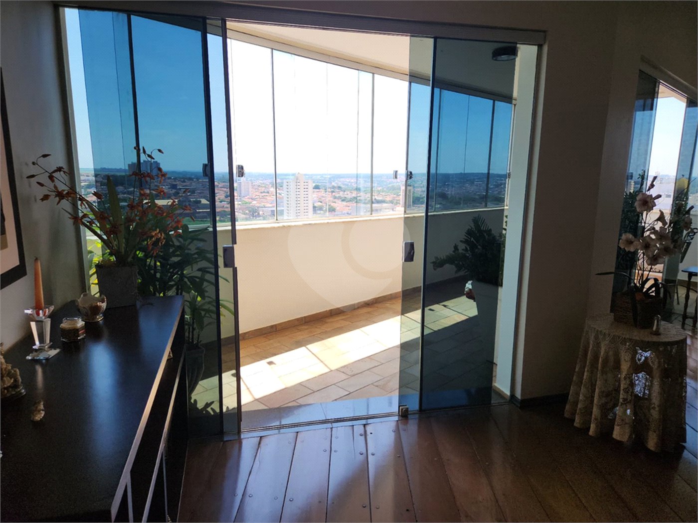 Apartamento à venda ou para alugar com 5 quartos, sendo 2 suítes, no Centro, Araraquara, SP